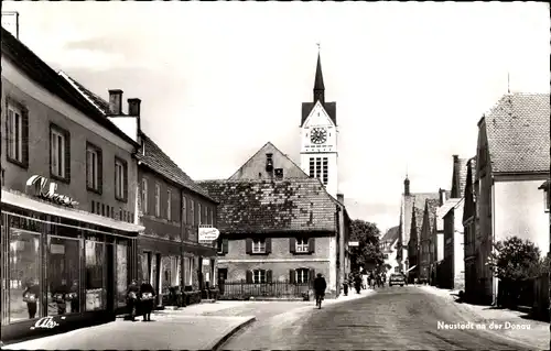 Ak Neustadt an der Donau Niederbayern, Straßenpartie