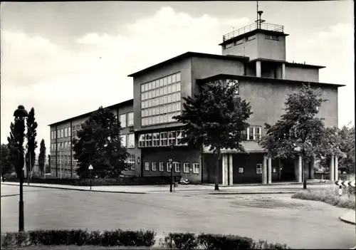 Foto Ak Karl Marx Stadt Chemnitz, Partie an der Diesterweg Schule