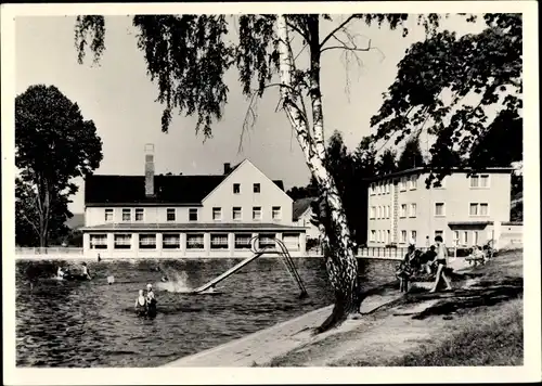 Ak Hetzdorf Halsbrücke in Mittelsachsen, Gaststätte Sumpfmühle, Schwimmbad, Wasserrutsche