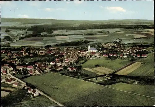 Ak Hermeskeil in Rheinland Pfalz, Fliegeraufnahme vom Ort