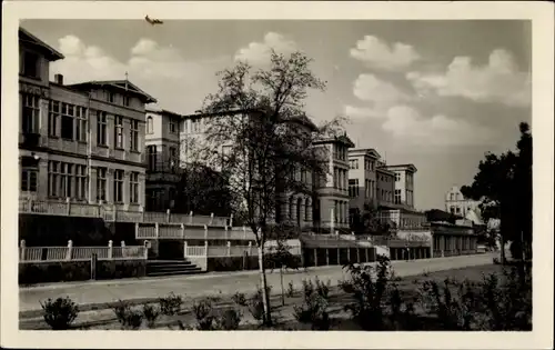 Ak Ostseebad Zinnowitz auf Usedom, Kurpromenade