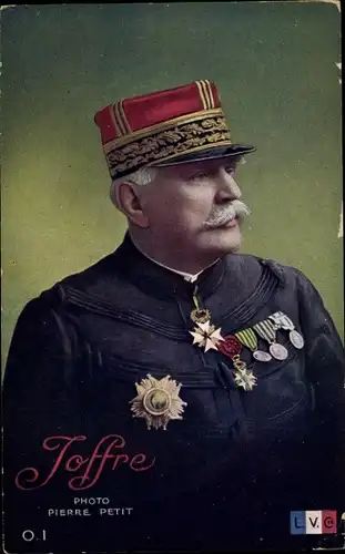 Ak Französischer Marschall Joseph Joffre, Portrait, Uniform, Orden