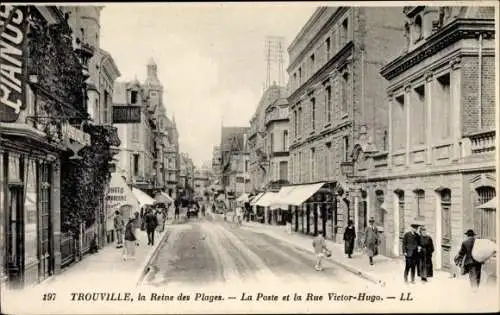 Ak Trouville Calvados, La Poste, La Rue Victor Hugo