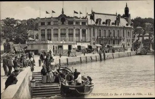 Ak Trouville Calvados, Le Bac et l'Hotel de Ville