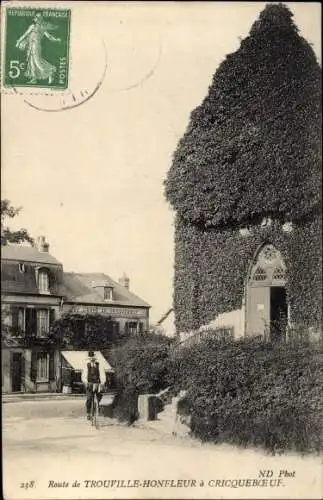 Ak Criquebœuf Criqueboeuf Calvados, Eglise, Route de Trouville a Honfleur