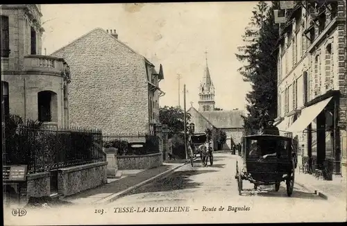 Ak Tessé la Madeleine Bagnoles de l'Orne Orne, Route de Bagnoles, Kutsche