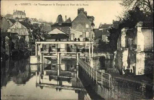 Ak Lisieux Calvados, Le Vannage sur la Touques au Pont de la Barre