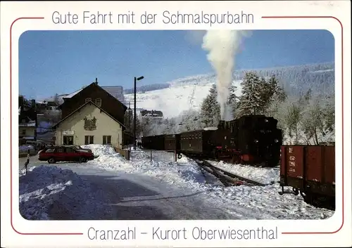 Ak Oberwiesenthal im Erzgebirge, Strecke Cranzahl Oberwiesenthal, Bahnhof Gleisseite, Lok