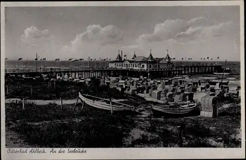 Ak Ostseebad Ahlbeck Heringsdorf auf Usedom, An der Seebrücke