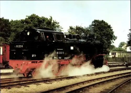 Ak Bäderbahn Molli im Bahnhof Kühlungsborn, Dampflokomotive, Schmalspurlok 99 2323-6, 1980