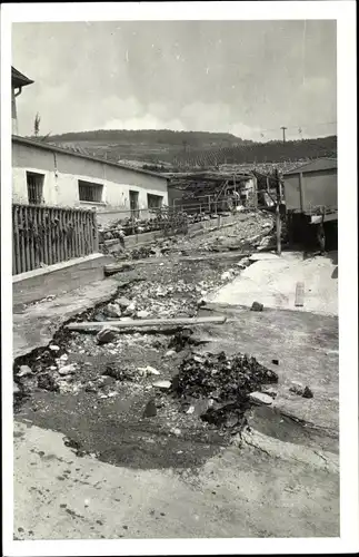 Foto Ak Rüdesheim am Rhein, Hochwasser, beschädigte Straße