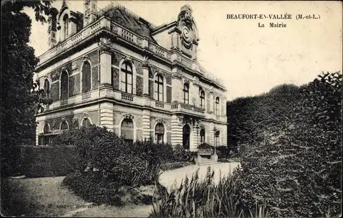 Ak Beaufort en Vallée Beaufort en Anjou Maine et Loire, La Mairie