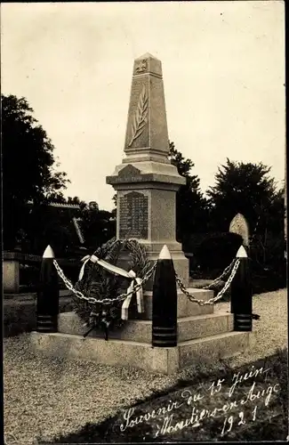 Foto Ak Les Moutiers en Auge Calvados, Monument 1921