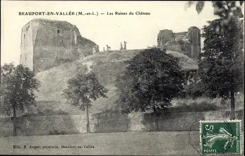 Ak Beaufort en Vallée Beaufort en Anjou Maine et Loire, Les Ruines du Chateau