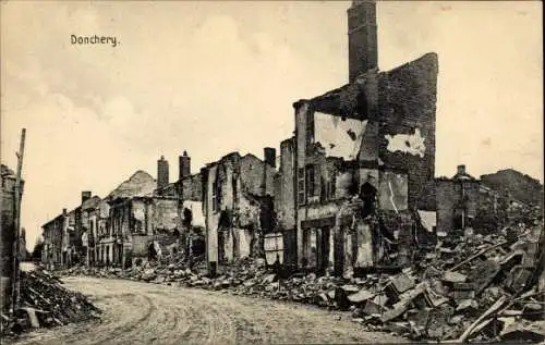 Ak Donchery Ardennes, Ruine, Kriegszerstörungen, I. WK