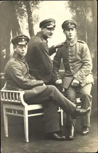 Foto Ak Metz Moselle, Deutsche Soldaten in Uniformen, I. WK