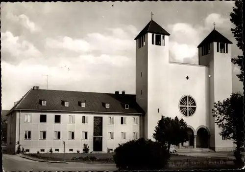 Ak Neutraubling in der Oberpfalz, Kirche mit Lehrlingsheim