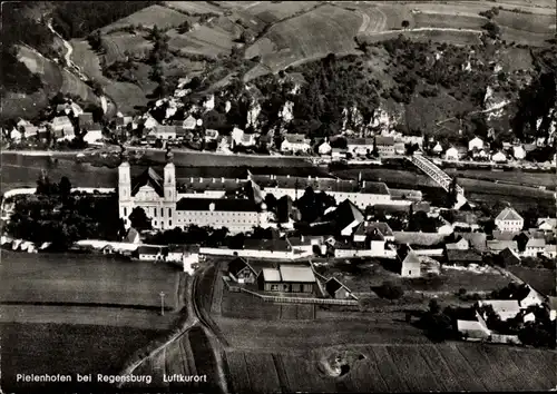 Ak Pielenhofen in der Oberpfalz, Fliegeraufnahme vom Ort