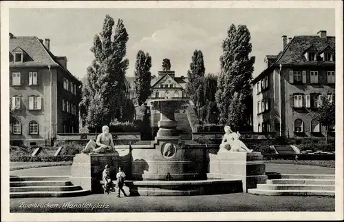 Ak Zweibrücken in der Pfalz, Mannlichplatz, Brunnen