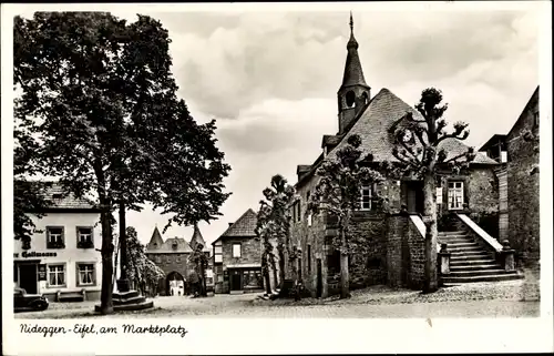 Ak Nideggen in der Eifel, Marktplatz, Kirche