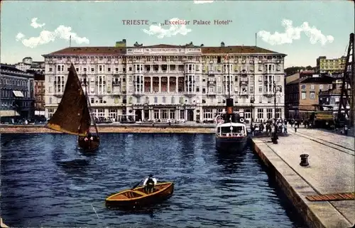 Ak Trieste Triest Friuli Venezia Giulia, Excelsior Palace Hotel vom Wasser aus
