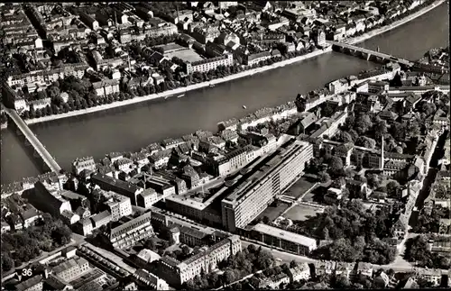 Ak Bâle Basel Stadt Schweiz, Neues Bürgerspital, Johanniterbrücke und Mittlere Rheinbrücke, Luftbild