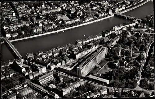Ak Bâle Basel Stadt Schweiz, Neues Bürgerspital, Johanniterbrücke und Mittlere Rheinbrücke, Luftbild