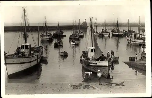 Ak La Turballe Loire-Atlantique, La Toilette des Bateaux