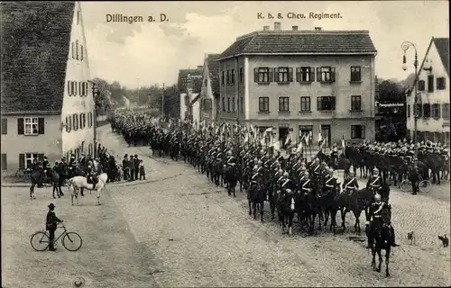 Ak Dillingen an der Donau, KB 8. Chev. Regiment, Deutsche Soldaten in Uniformen