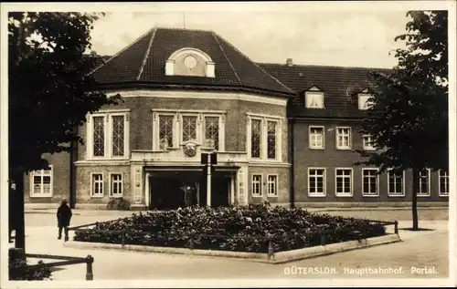 Ak Gütersloh in Westfalen, Hauptbahnhof, Portal