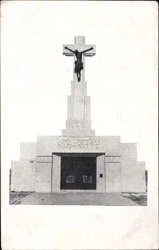 Ak Belgien ?,  Denkmal mit Jesus am Kreuz, Kriegerdenkmal?