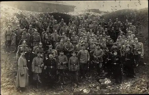 Foto Ak Soldaten, Gruppenportrait, Uniform, I. WK