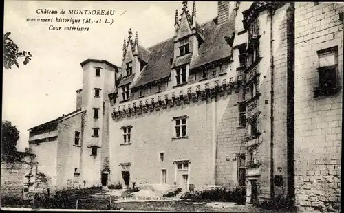 Ak Montsoreau Maine et Loire, Le Chateau, Cour interieure