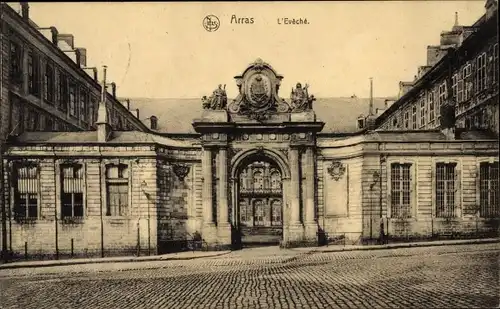 Ak Arras Pas de Calais, L'entrée du l'evêché