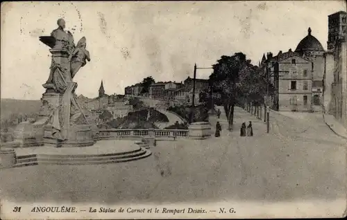 Ak Angoulême Charente, La Statue de Carnot et le Rempart Desaix