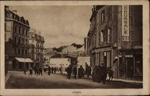 Ak Longwy Meurthe et Moselle, Straßenpartie, Feuerwache, Grand Bazar