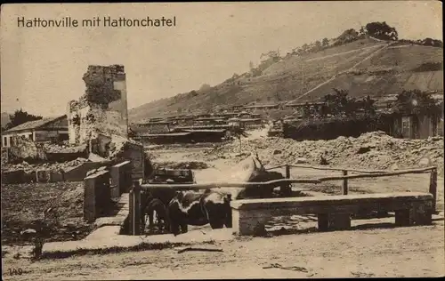 Ak Hattonville Meurthe et Moselle, Hattonville mit Hattonchatel, Pferde, Kriegszerstörung 1. WK