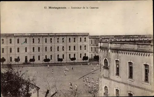 Ak Mostaganem Oran Algerien, Intérieur de la Caserne