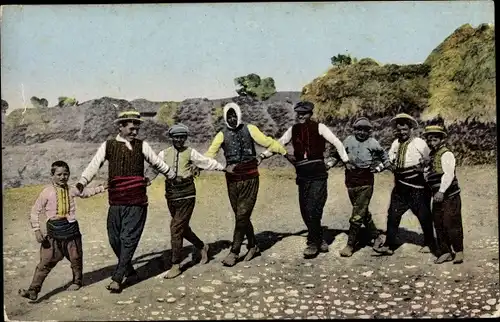 Ak Mazedonien, Tanzende junge Männer in typischer Tracht