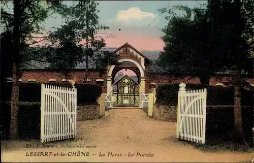 Ak Lessard et le Chêne Calvados, Le Haras, le Porche