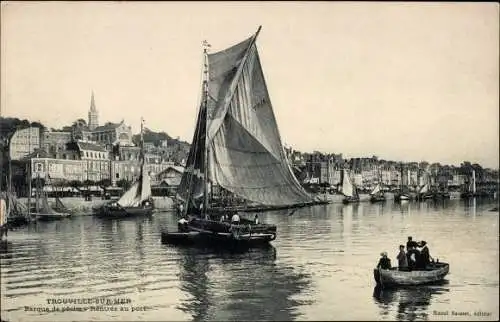 Ak Trouville sur Mer Calvados, Barque de peche, rentree au port