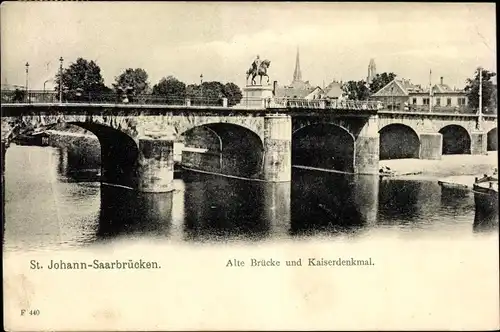Ak St Johann Saarbrücken im Saarland, Alte Brücke, Kaiserdenkmal