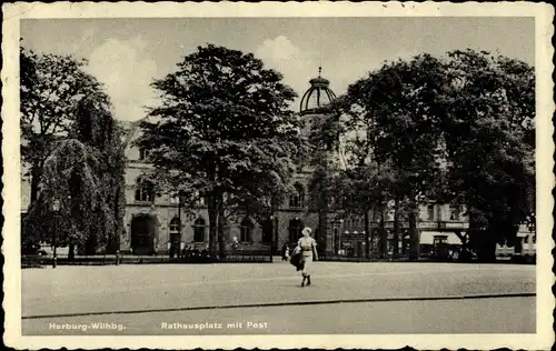 Ak Hamburg Harburg, Rathausplatz mit der Post, Passantin