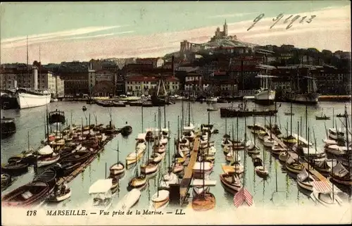 Ak Marseille Bouches du Rhône, Vue prise de la Marine, Hafen, Stadtansicht