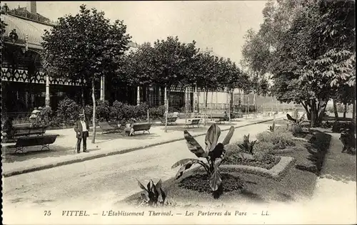 Ak Vittel Lothringen Vosges, l' Établissement Thermal, les Parterres du Parc