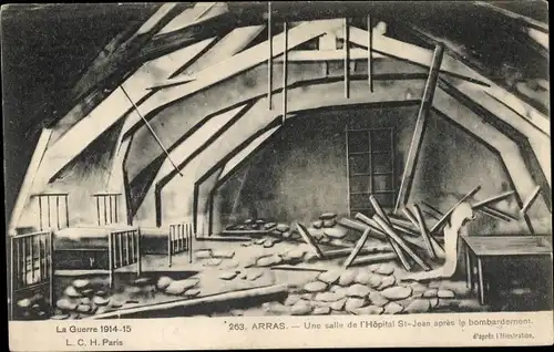 Ak Arras Pas de Calais, une salle de l' Hôpital St Jean après bombardement, Kriegszerstörungen