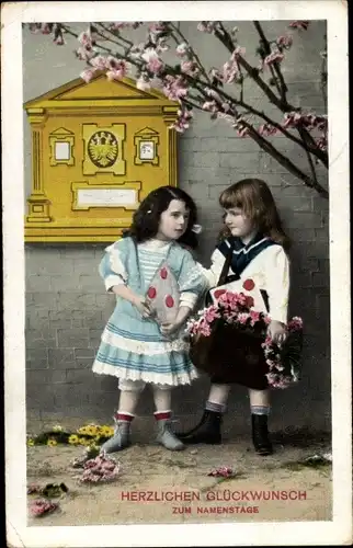 Ak Glückwunsch Namenstag, Kinder mit Blumen und Briefen, Postbriefkasten
