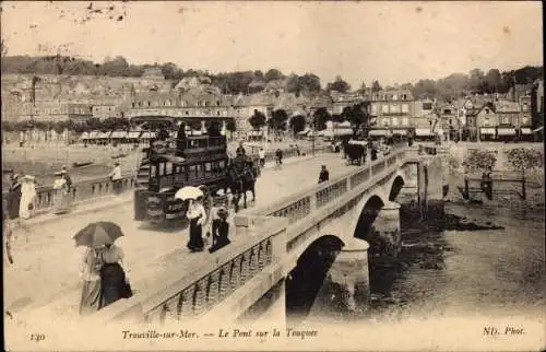 Ak Trouville sur Mer Calvados, Le Pont sur la Touques, Pferdestraßenbahn