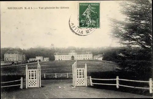 Ak Soucelles Maine et Loire, vue générale du Château