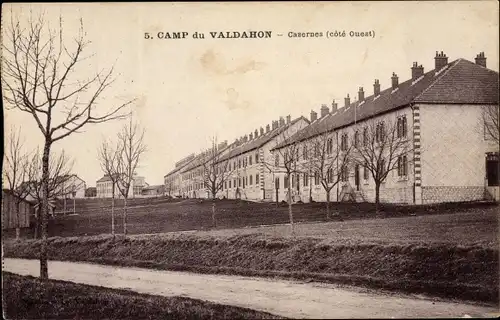 Ak Le Valdahon Doubs, Camp de Valdahon, Casernes